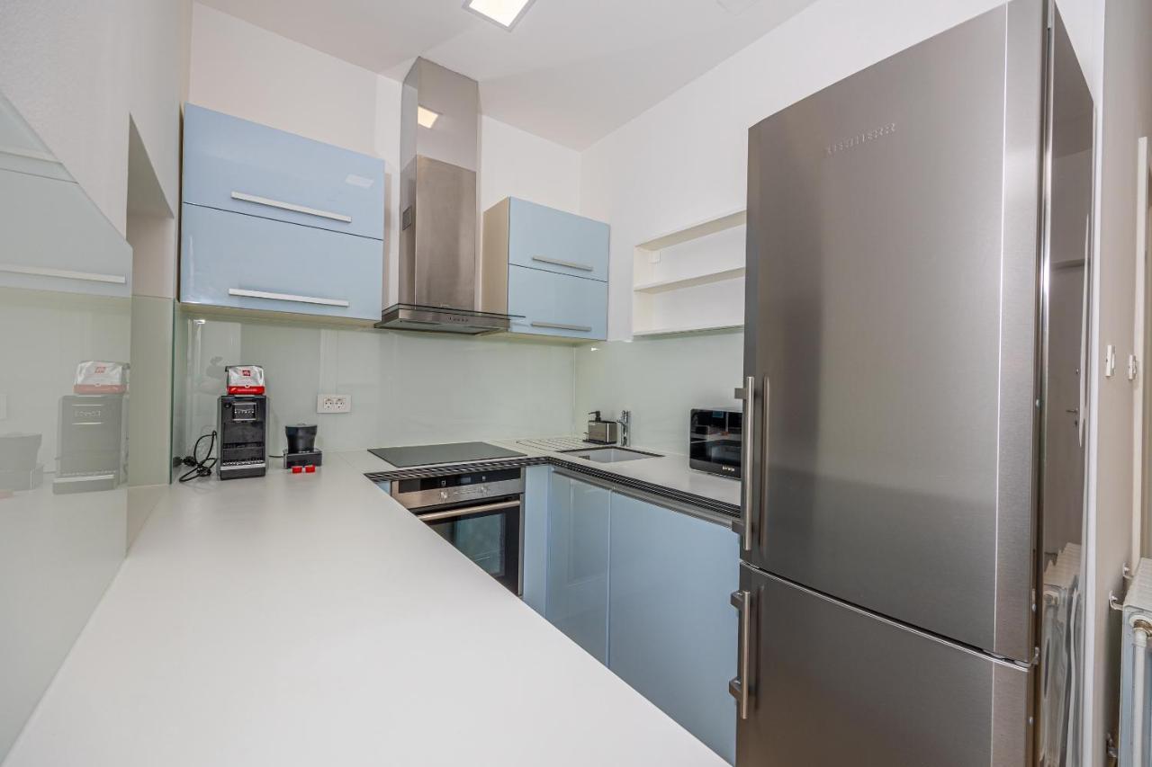Veronika Apartman *