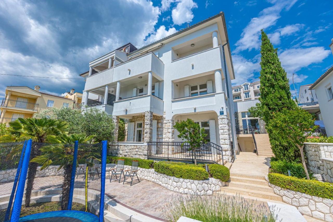 Veronika Apartman *