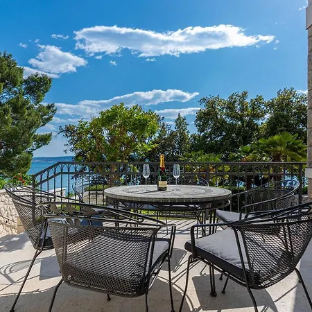 Villa Veronika Apartments Crikvenica Exterior foto