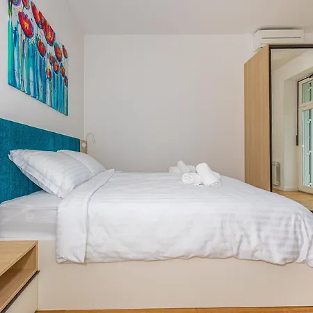Villa Veronika Apartments Crikvenica Exterior foto